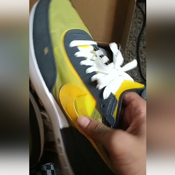 Nike shoes - Picture 2 of 3